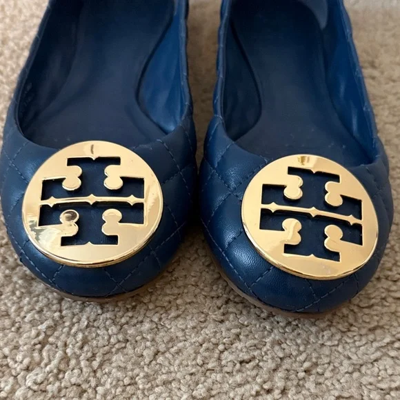 Tory Burch Dark Blue Quilted Flats with Gold Emblem - Picture 5 of 8